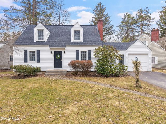 2212 Niskayuna Drive, Niskayuna, NY 12309