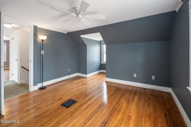 2212 Niskayuna Drive, Niskayuna, NY 12309