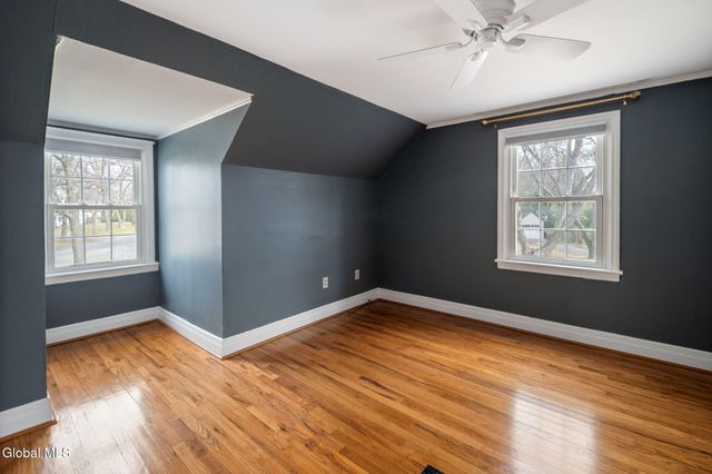 2212 Niskayuna Drive, Niskayuna, NY 12309