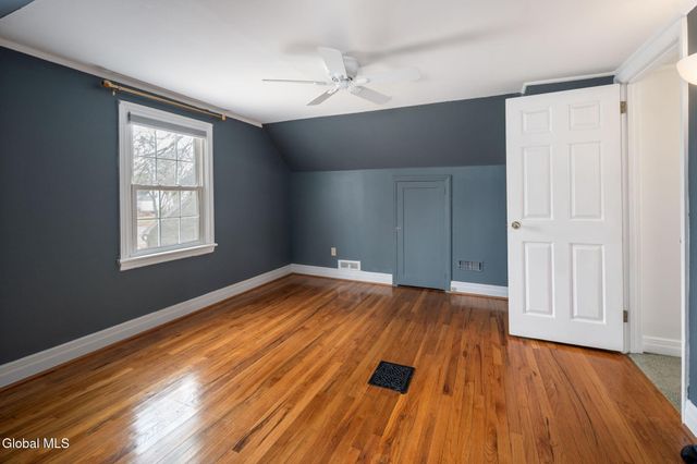 2212 Niskayuna Drive, Niskayuna, NY 12309