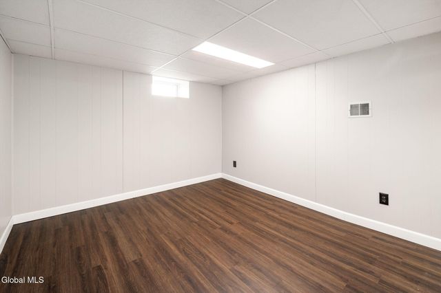 2212 Niskayuna Drive, Niskayuna, NY 12309