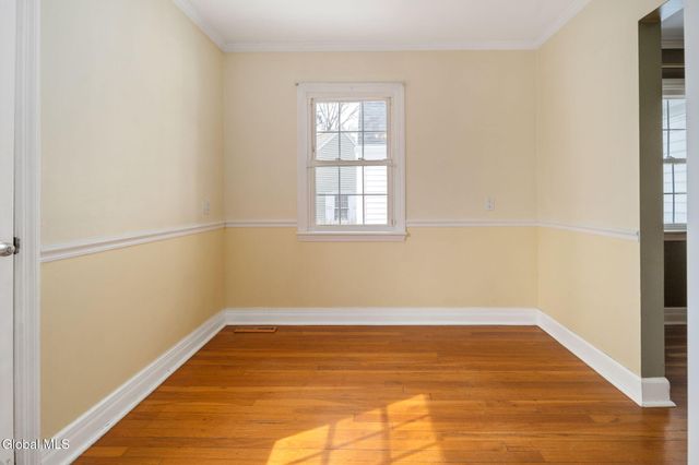 2212 Niskayuna Drive, Niskayuna, NY 12309