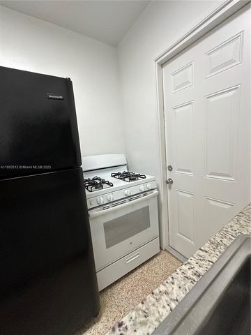 790 81st St 3, Miami Beach, FL 33141