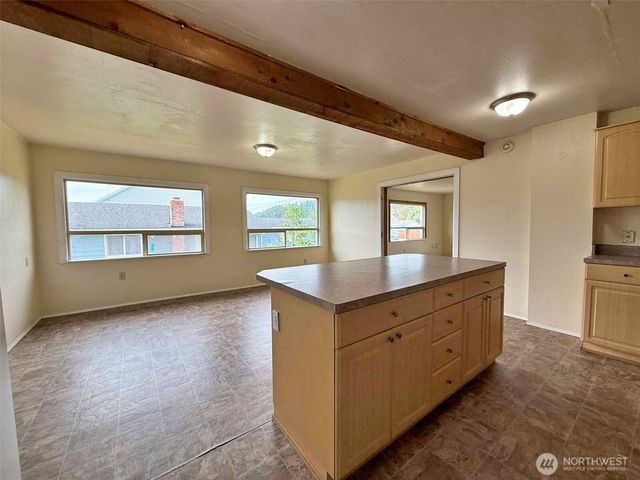 219 Mossyrock Avenue, Mossyrock, WA 98564