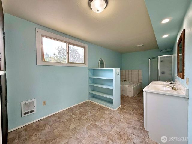 219 Mossyrock Avenue, Mossyrock, WA 98564