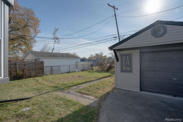 19820 Avalon Street, St. Clair Shores, MI 48080