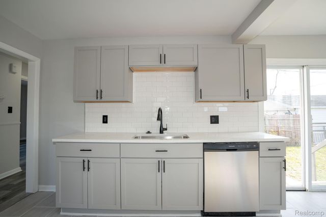 19820 Avalon Street, St. Clair Shores, MI 48080