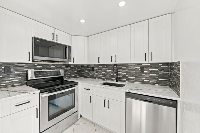 541 BURGUNDY L 541, Delray Beach, FL 33484
