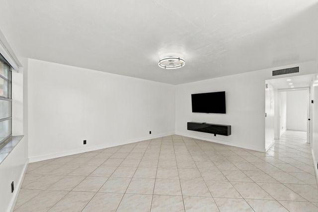 541 BURGUNDY L 541, Delray Beach, FL 33484