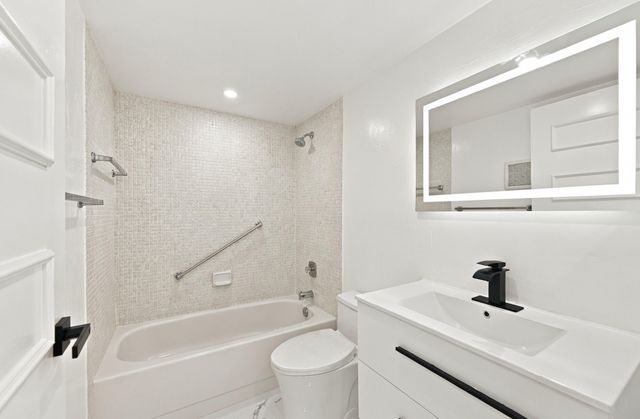 541 BURGUNDY L 541, Delray Beach, FL 33484