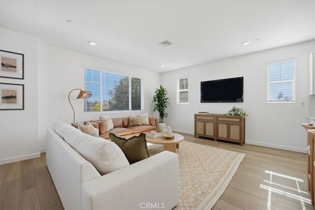 2380 Haley Point Drive 104, Ventura, CA 93003