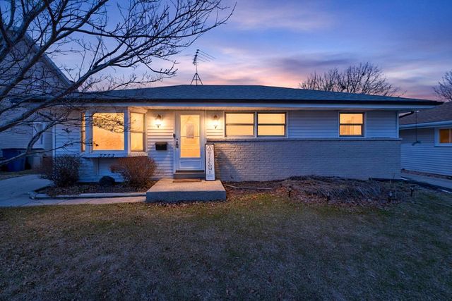 3733 S 80th STREET, Milwaukee, WI 53220