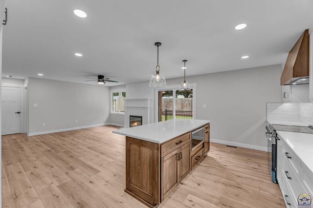 1508 SW Ward PKY, Topeka, KS 66604