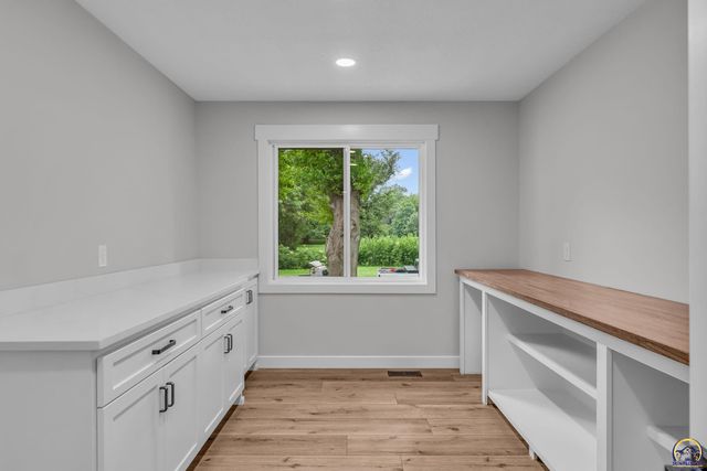 1508 SW Ward PKY, Topeka, KS 66604