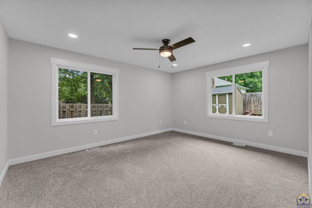 1508 SW Ward PKY, Topeka, KS 66604