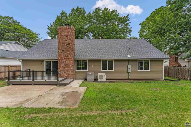 1508 SW Ward PKY, Topeka, KS 66604