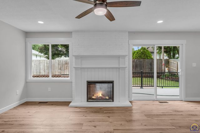 1508 SW Ward PKY, Topeka, KS 66604