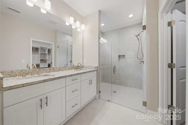 831B Wynnshire Drive, Hickory, NC 28601