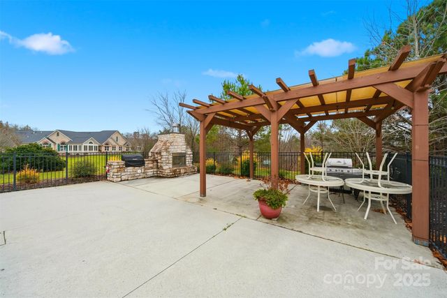 831B Wynnshire Drive, Hickory, NC 28601