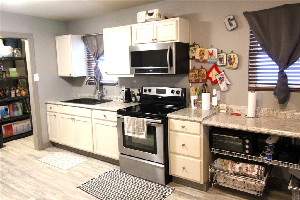 617 N Houston St, Aransas Pass, TX 78336 — photo 5