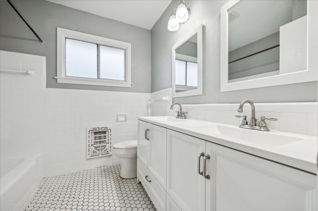 5237 Maple Street, Bellaire, TX 77401