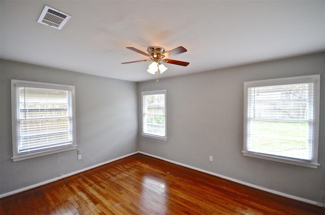 5237 Maple Street, Bellaire, TX 77401