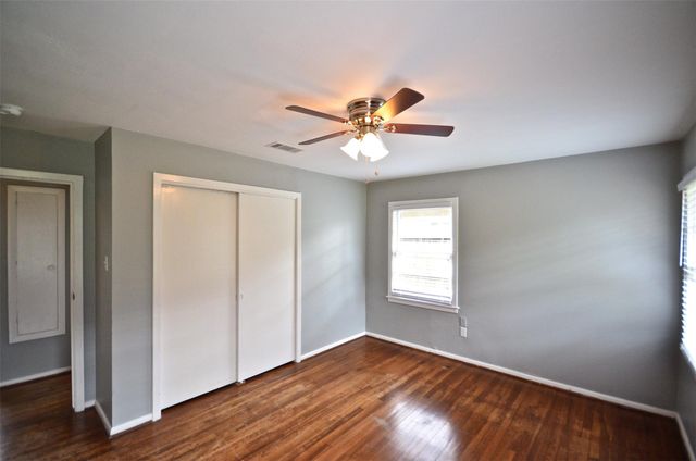 5237 Maple Street, Bellaire, TX 77401