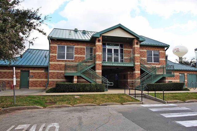 5237 Maple Street, Bellaire, TX 77401