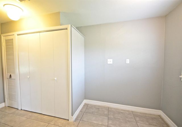 5237 Maple Street, Bellaire, TX 77401