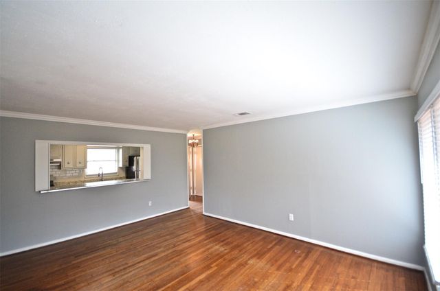 5237 Maple Street, Bellaire, TX 77401