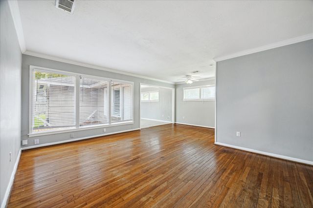 5237 Maple Street, Bellaire, TX 77401