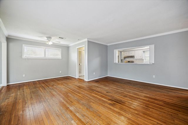 5237 Maple Street, Bellaire, TX 77401