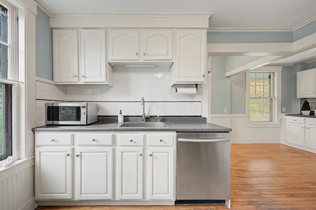 85 Cheney Street, Newport, NH 03773