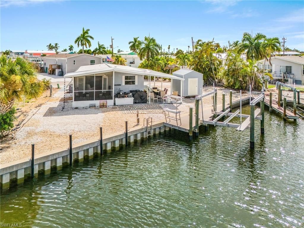 3653 Dewberry LN, ST. JAMES CITY, FL 33956 — exterior