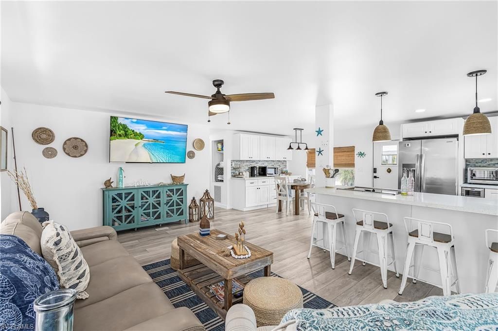 3653 Dewberry LN, ST. JAMES CITY, FL 33956 — photo 4