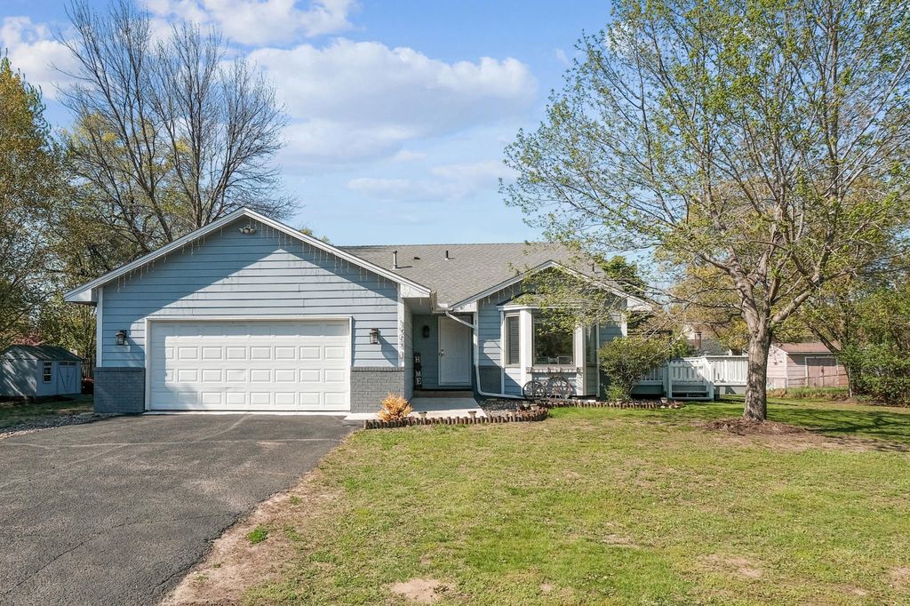 1905 125th Avenue NE, Blaine, MN 55449