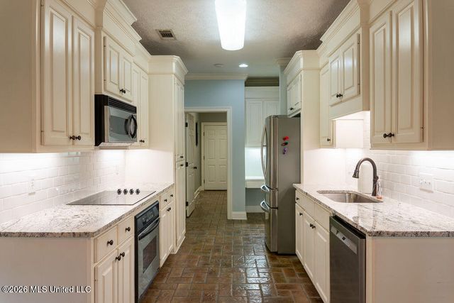 112 Susan Lane, Brandon, MS 39042