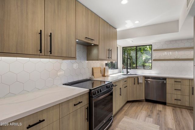 9057 E ASTER Drive, Scottsdale, AZ 85260
