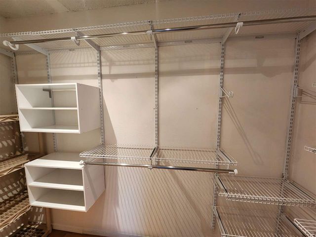 2908 NE Lakeview Cir, Lawton, OK 73507