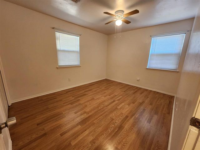 2908 NE Lakeview Cir, Lawton, OK 73507