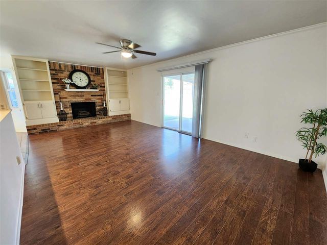 2908 NE Lakeview Cir, Lawton, OK 73507