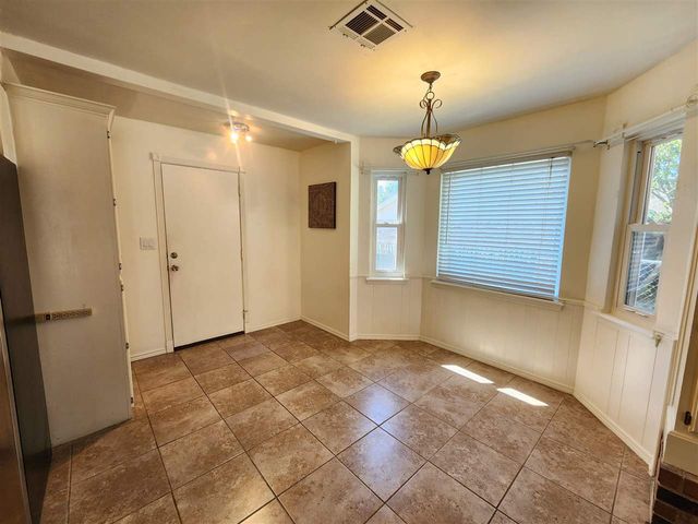 2908 NE Lakeview Cir, Lawton, OK 73507