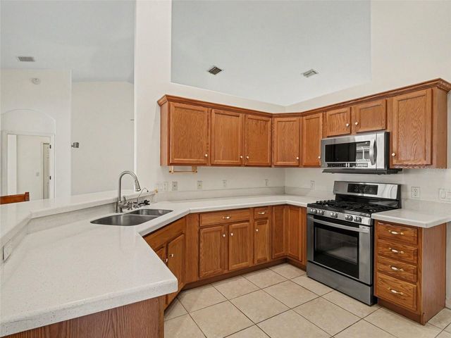 535 PLANTERS MANOR WAY, Bradenton, FL 34212