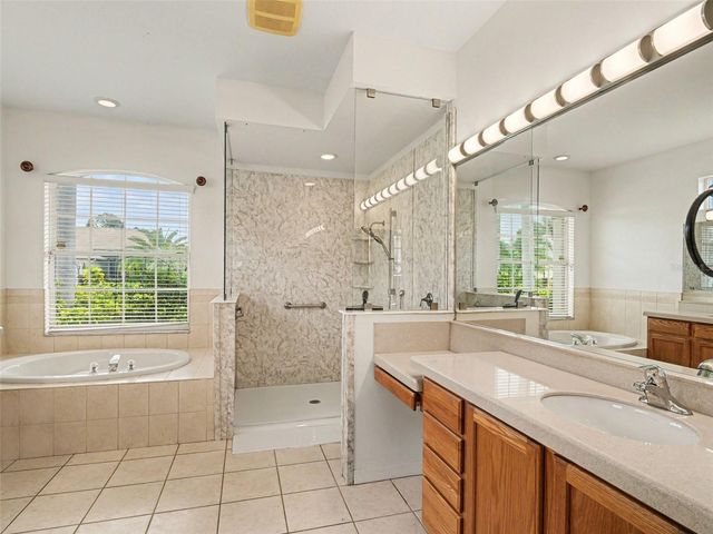 535 PLANTERS MANOR WAY, Bradenton, FL 34212
