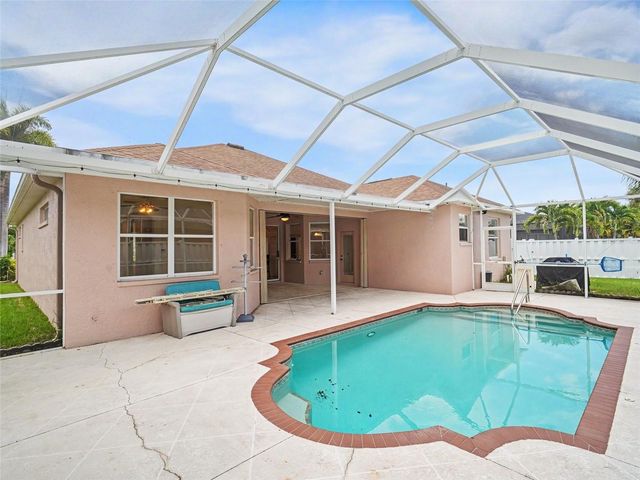 535 PLANTERS MANOR WAY, Bradenton, FL 34212