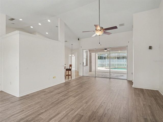 535 PLANTERS MANOR WAY, Bradenton, FL 34212