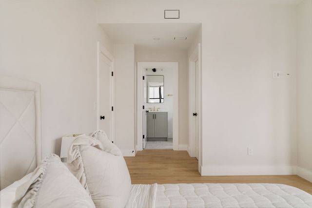19 South Waverly St 19, Boston, MA 02135