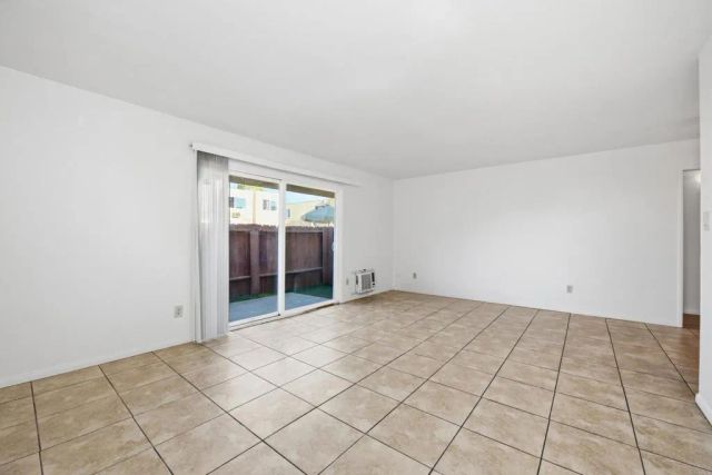 559 E Madison Avenue 108, El Cajon, CA 92020