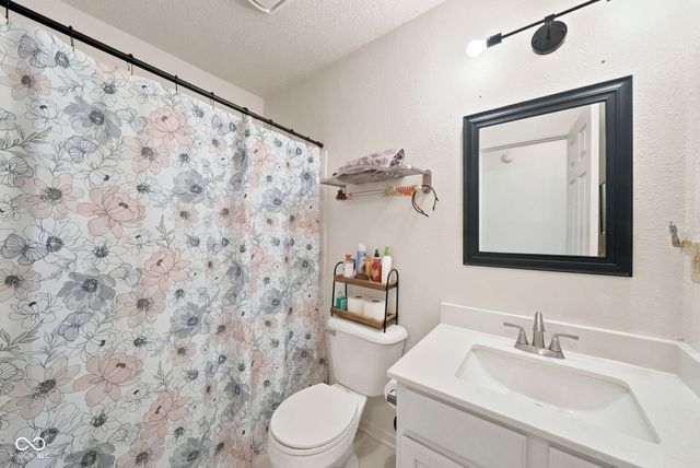 10167 Holly Berry Circle, Fishers, IN 46038