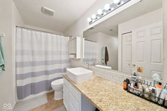 10167 Holly Berry Circle, Fishers, IN 46038